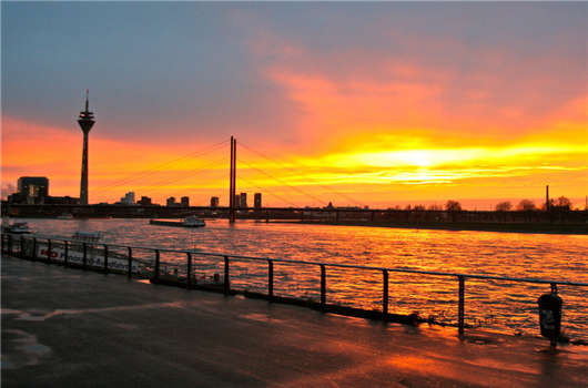 申請(qǐng)永久居留許可文件及費(fèi)用介紹